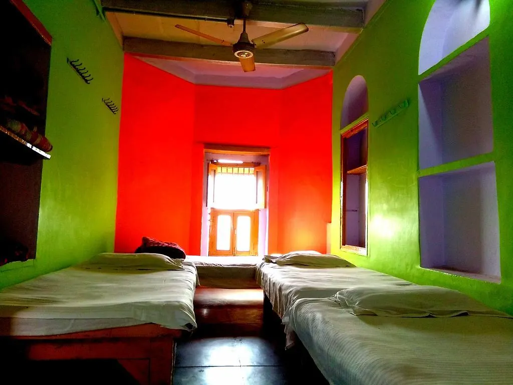 Yogi Lodge Varanasi 0*,  India