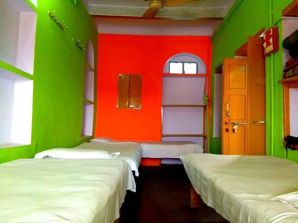 Yogi Lodge Varanasi