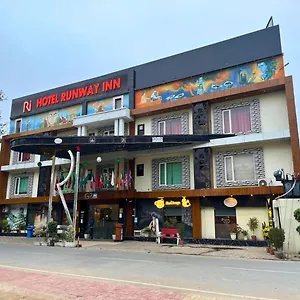  Hotel Runway